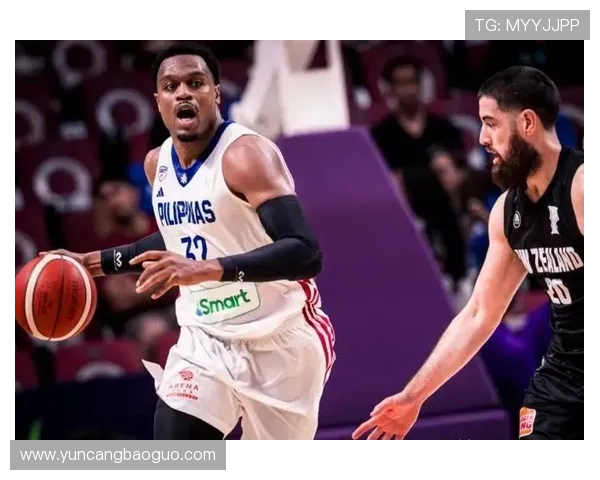 上海德比战前双响炮:神秘嘉宾献唱国歌,八万人球场将现史诗级 TIFO